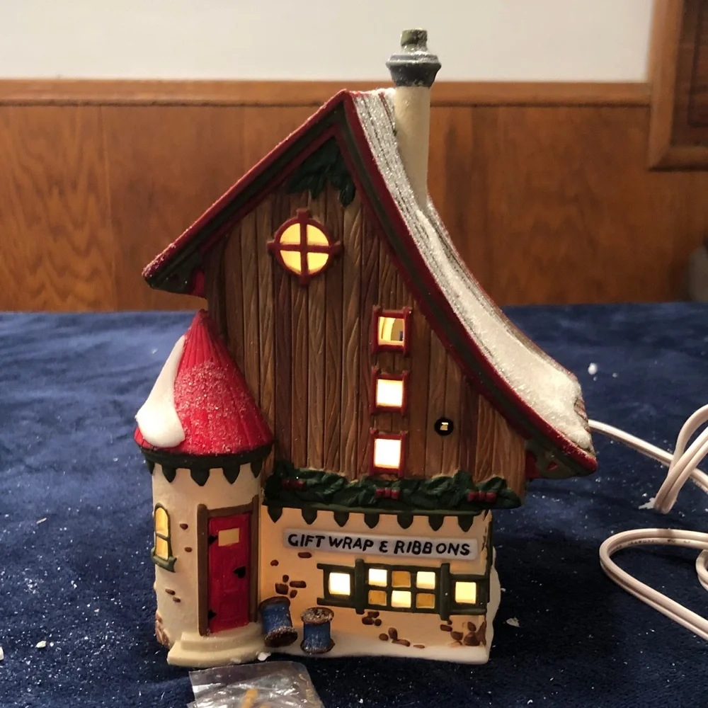 North Pole Series Start a Tradition Set/Gift Wrap&Ribbons/Candy Cane&Peppermint - Picture 6 of 17